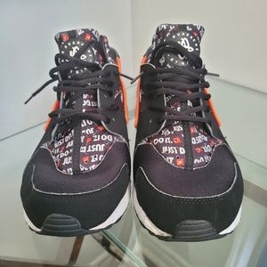 Nike Air Huarache "Just Do It" Sz. 11